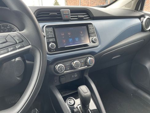 Used 2025 Nissan Versa SV image 17