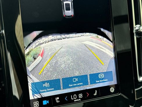 Used 2025 Volvo XC40 B5 Core w/ Protection Package Premier image 22