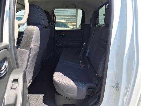 Used 2023 Nissan Frontier SV w/ Technology Package AWD/4WD image 28