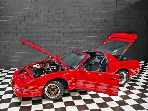 Used 1987 Pontiac Firebird Trans Am image 2