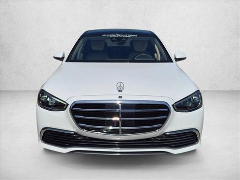 Used 2024 Mercedes-Benz S 580 4MATIC Sedan image 2