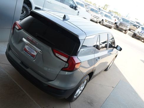 Used 2024 GMC Terrain SLE AWD/4WD image 12