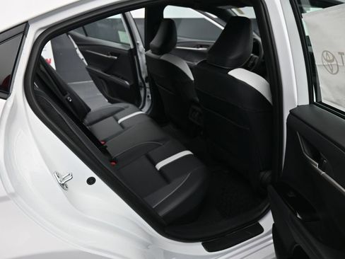 New 2026 Toyota Camry Hybrid FWD image 20