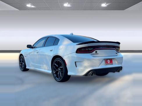 Used 2022 Dodge Charger R/T w/ Blacktop Package image 3