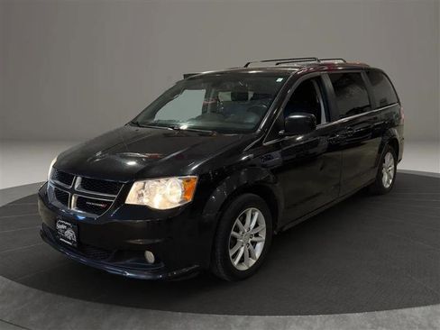 Used 2019 Dodge Grand Caravan SXT image 1