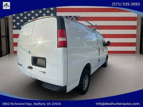 Used 2017 Chevrolet Express 2500 RWD image 8