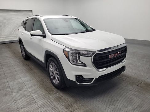 Used 2024 GMC Terrain SLT image 13