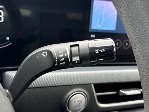 Used 2025 Hyundai Sonata SEL FWD image 16