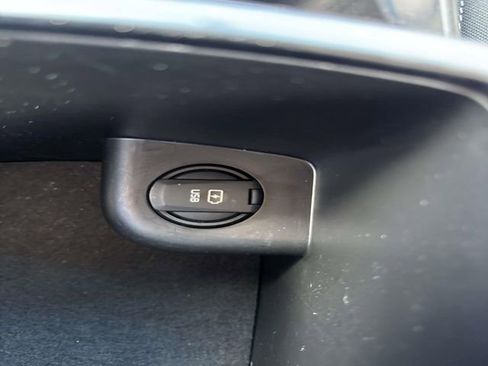 Used 2020 Kia Sorento LX image 21