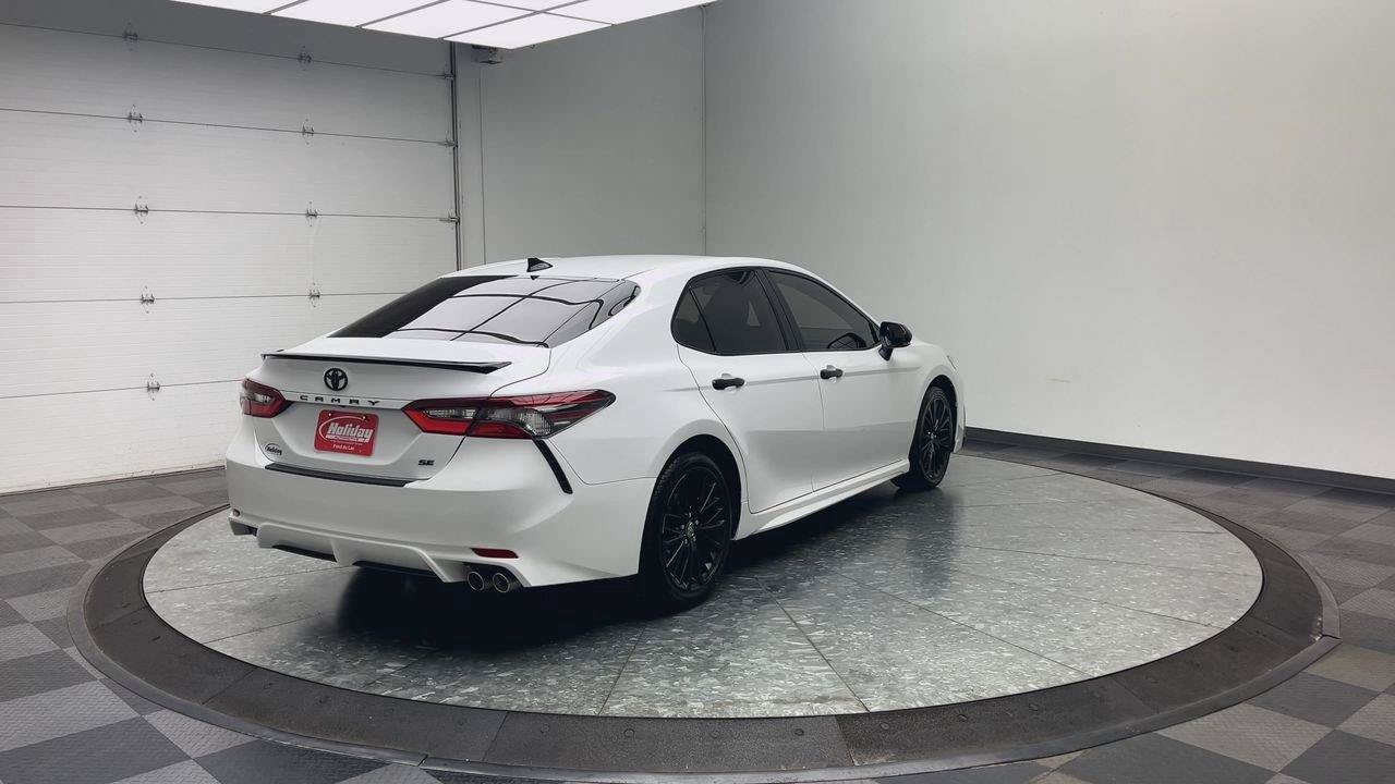 Used 2022 Toyota Camry SE w/ Carpet Mat Package (TMS) FWD image 32