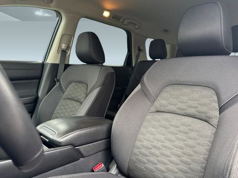 Used 2024 Nissan Pathfinder SV image 23