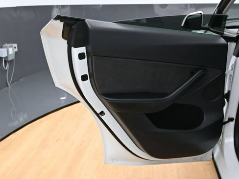 Used 2023 Tesla Model Y Long Range AWD/4WD image 39