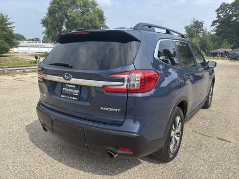 Used 2023 Subaru Ascent Premium AWD/4WD image 3