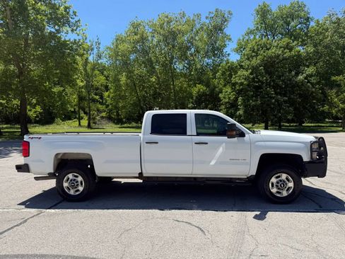 Used 2016 Chevrolet Silverado 2500 W/T w/ WT Convenience Package AWD/4WD image 4
