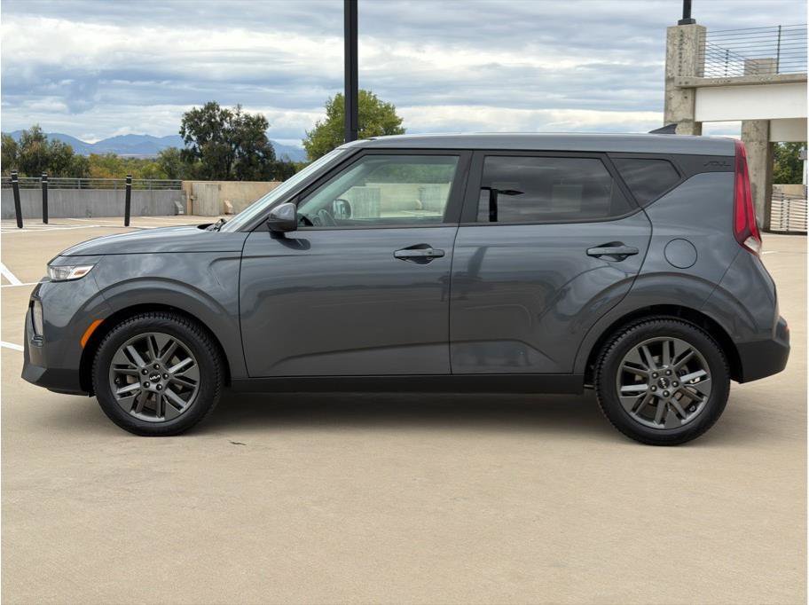 Used 2022 Kia Soul EX FWD image 4
