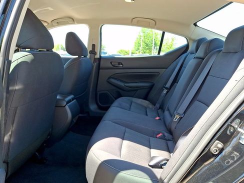 Used 2025 Nissan Altima 2.5 SV FWD image 10