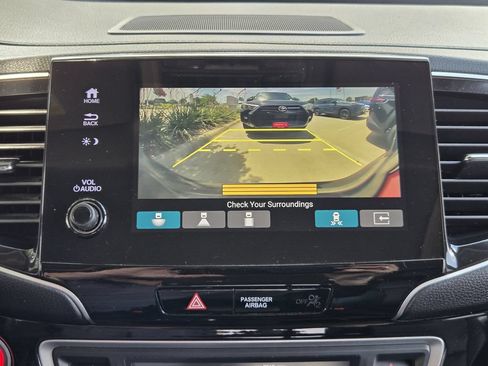 Used 2021 Honda Pilot Touring image 14