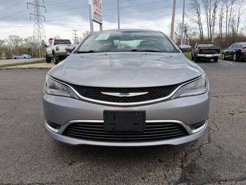 Used 2015 Chrysler 200 Limited FWD image 2