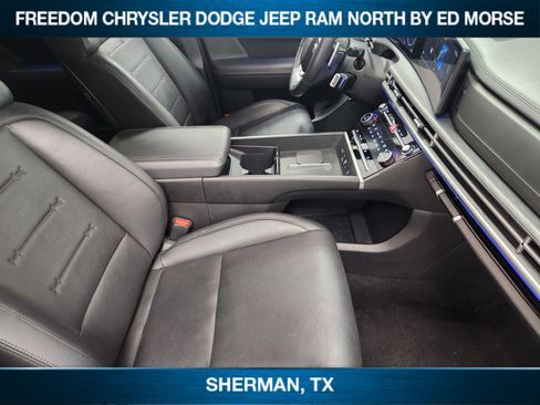 Used 2025 Hyundai Santa Fe Limited FWD image 9