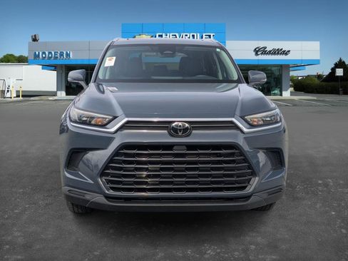 Used 2024 Toyota Grand Highlander XLE image 2