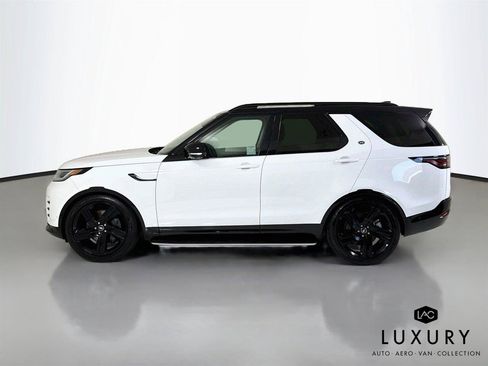 Used 2025 Land Rover Discovery Dynamic SE AWD/4WD image 9