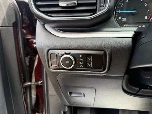 Used 2023 Ford Explorer XLT w/ Equipment Group 202A AWD/4WD image 13