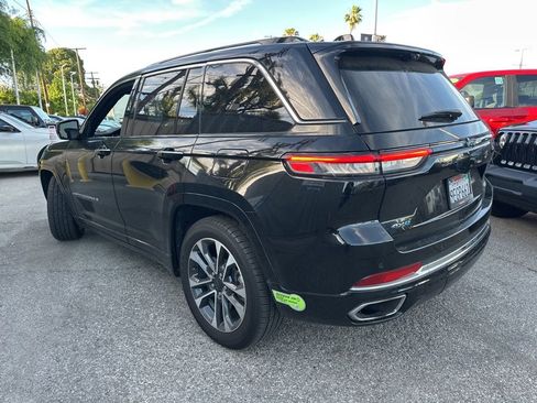 Used 2022 Jeep Grand Cherokee Overland w/ Advanced Protech Group III image 4