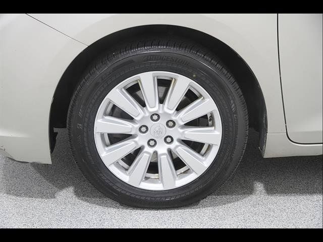 Used 2017 Toyota Sienna XLE Premium AWD/4WD image 24