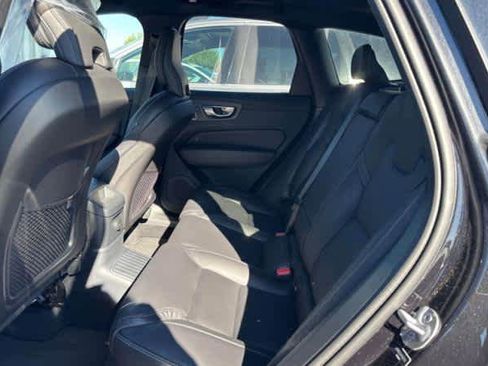 Used 2024 Volvo XC60 T8 Ultimate image 5