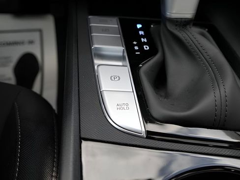 Certified 2025 Hyundai Elantra SEL image 30