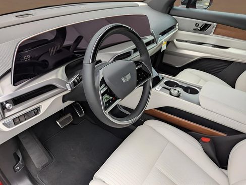 New 2026 Cadillac Vistiq Sport AWD/4WD image 4