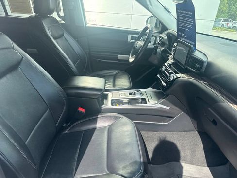Used 2022 Ford Explorer Limited w/ Equipment Group 301A RWD image 33