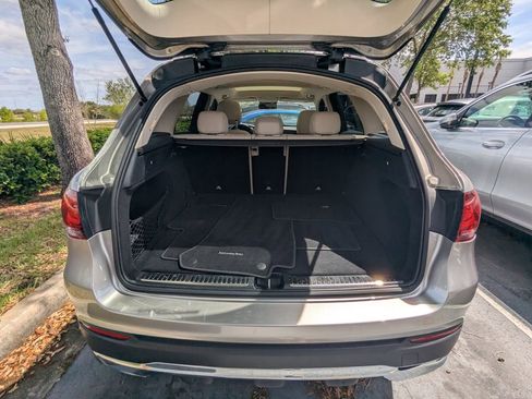Certified 2022 Mercedes-Benz GLC 300 w/ Premium Package Lite image 23