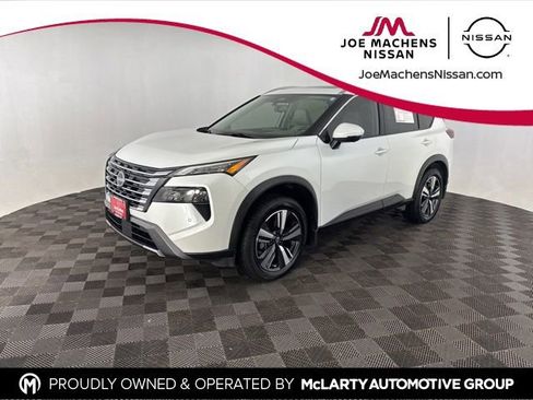 Used 2024 Nissan Rogue SL w/ SL Premium Package image 3