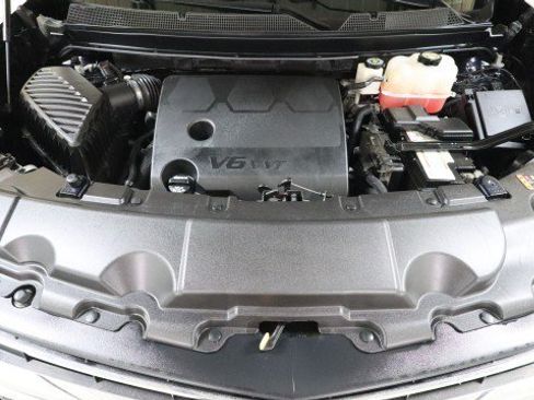 Used 2020 Chevrolet Traverse LT w/ LPO, Floor Liner Package FWD image 23