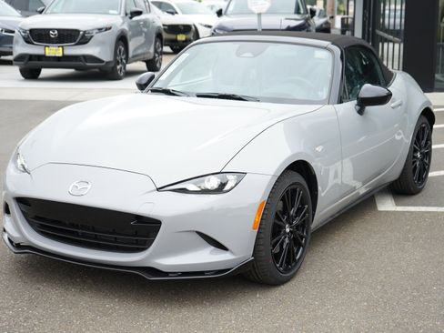 New 2026 MAZDA MX-5 Miata Club w/ Interior Package RWD image 8