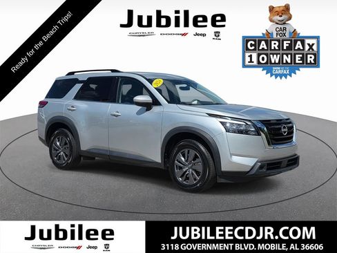 Used 2024 Nissan Pathfinder SV FWD image 1