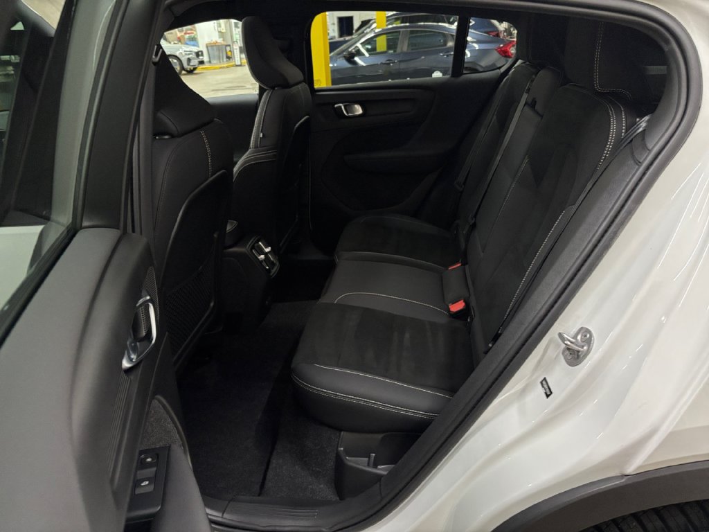 Certified 2023 Volvo C40 P8 Recharge Ultimate AWD/4WD image 14