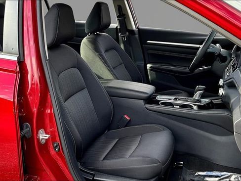 Used 2023 Nissan Altima 2.5 SV w/ SV Premium Package image 20