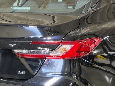 Used 2025 Toyota Camry LE image 12