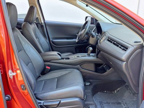 Used 2019 Honda HR-V Touring image 15