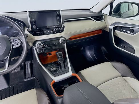 Used 2021 Toyota RAV4 Adventure image 19