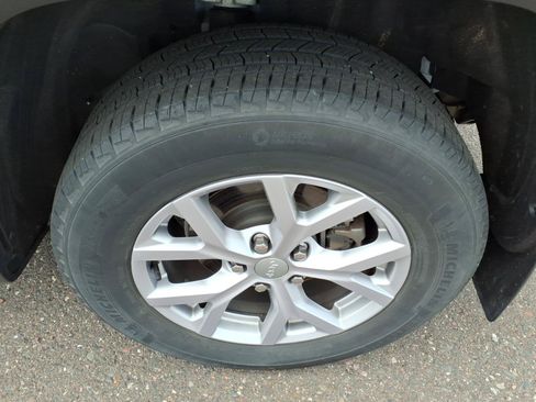 Used 2022 Jeep Grand Cherokee Limited AWD/4WD image 21
