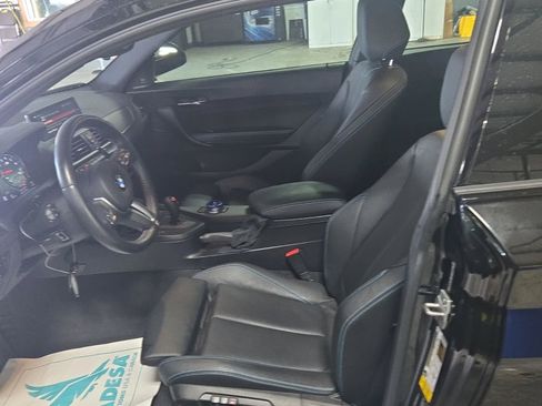Used 2018 BMW M2 RWD image 3