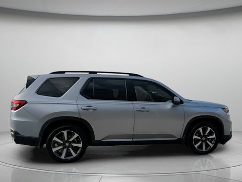 Used 2024 Honda Pilot Touring image 32