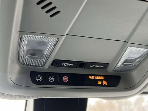 Used 2023 GMC Terrain SLE w/ Driver Convenience Package image 34