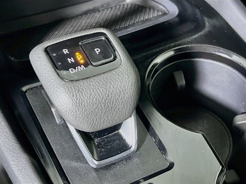 Used 2025 Nissan Rogue SV FWD image 24