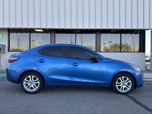 Used 2017 Toyota Yaris iA image 19