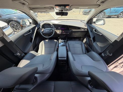 Used 2024 Kia Niro Wind FWD image 23