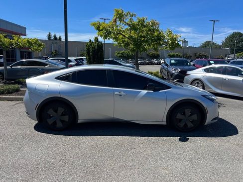 Certified 2026 Toyota Prius Plug-In Hybrid FWD image 6
